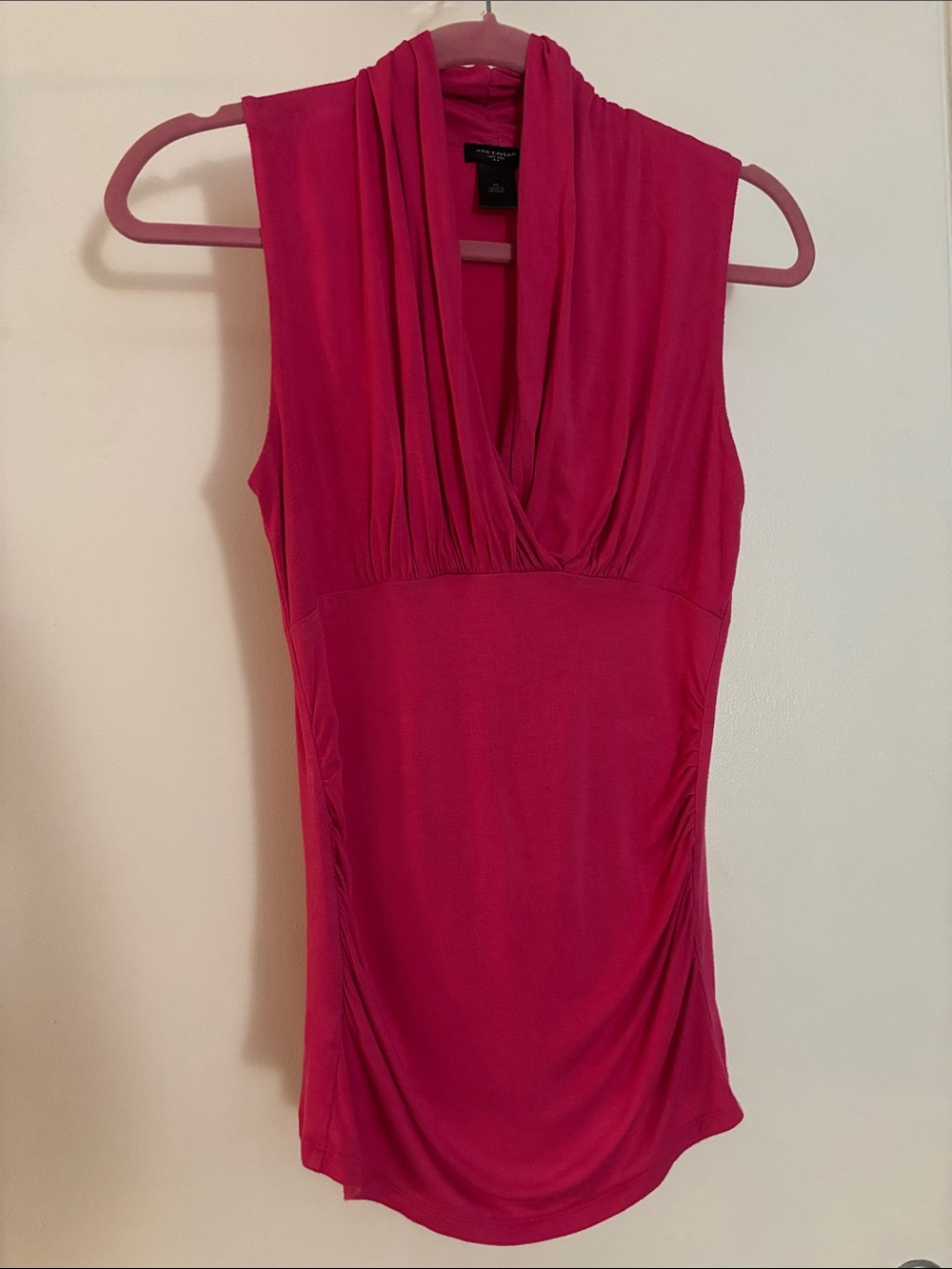Ann Taylor Sleeveless Pink Draped V-Neck Women’s Top XS